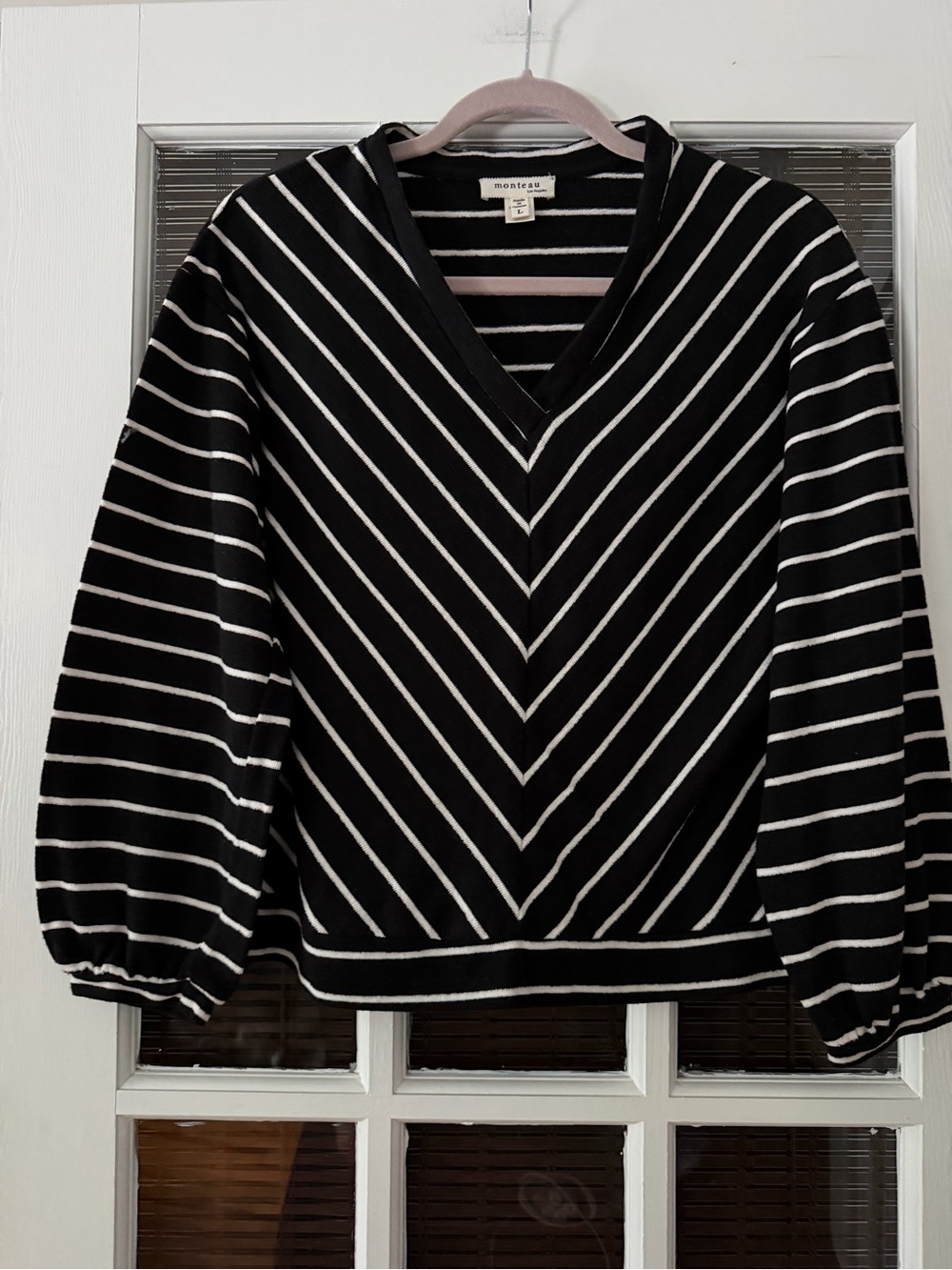 Monteau Los Angeles Women’s L Black White Striped V-Neck Sweater | SKU 0065